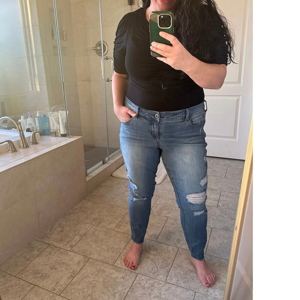 Torrid Cropped Raw Hem Distressed Jeans 16 - Picture 2 of 16